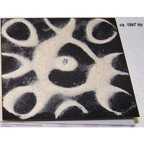 Square Chladni Plate, 1000706 [U56006], Oscillations