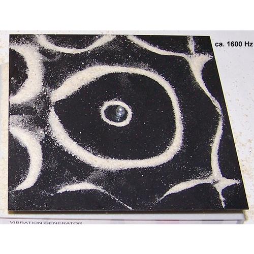 Piastra di Chladni quadrata, 1000706 [U56006], Oscillazione
